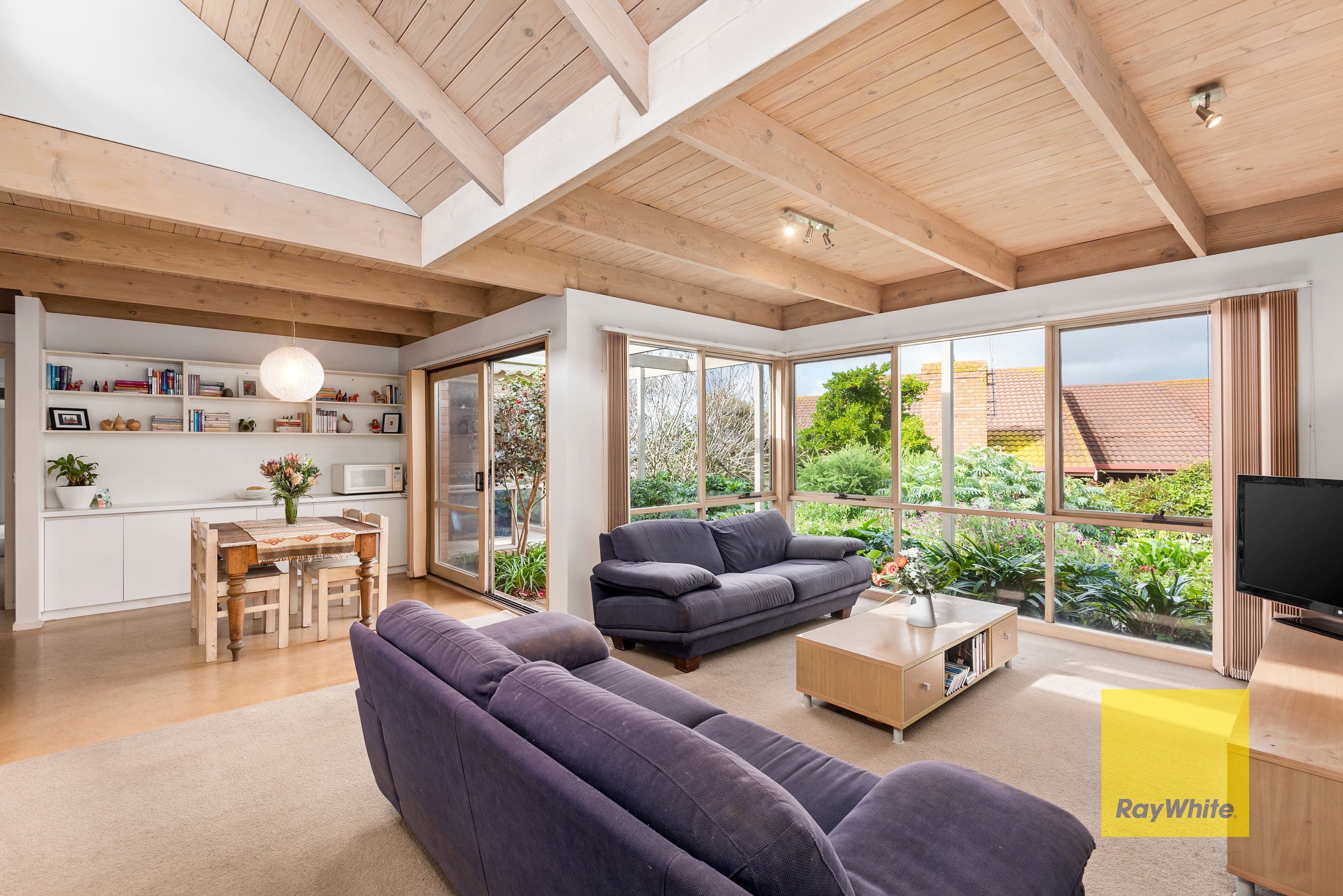 8 Triumph Court, Highton VIC 3216, Highton - Thumbnail 5