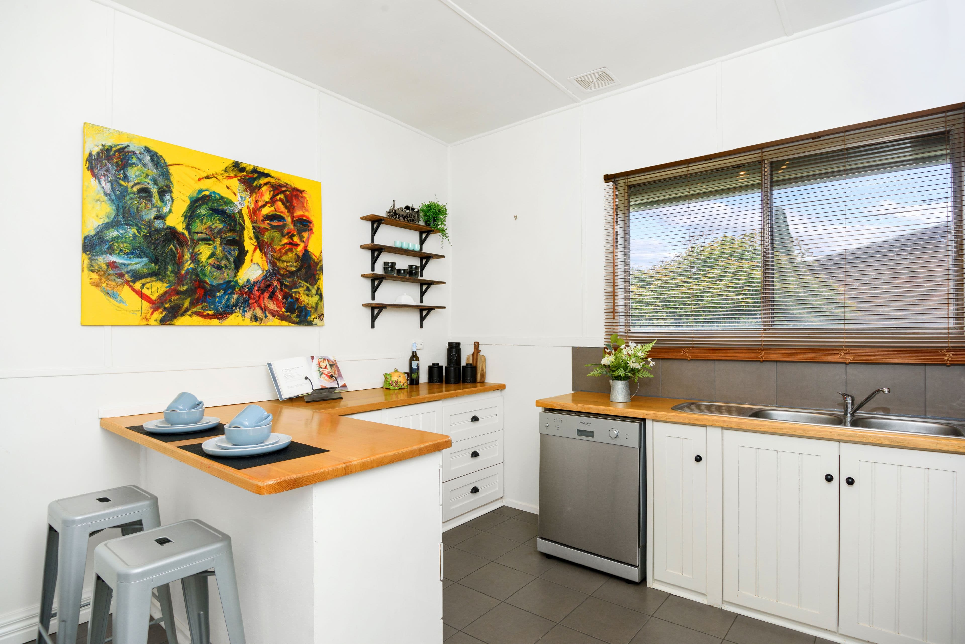 1010 Warrenheip Street, Buninyong VIC 3357, Buninyong - Thumbnail 6
