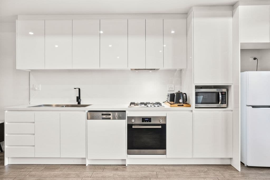 204/118 Gladstone Avenue, Coniston - Thumbnail 3