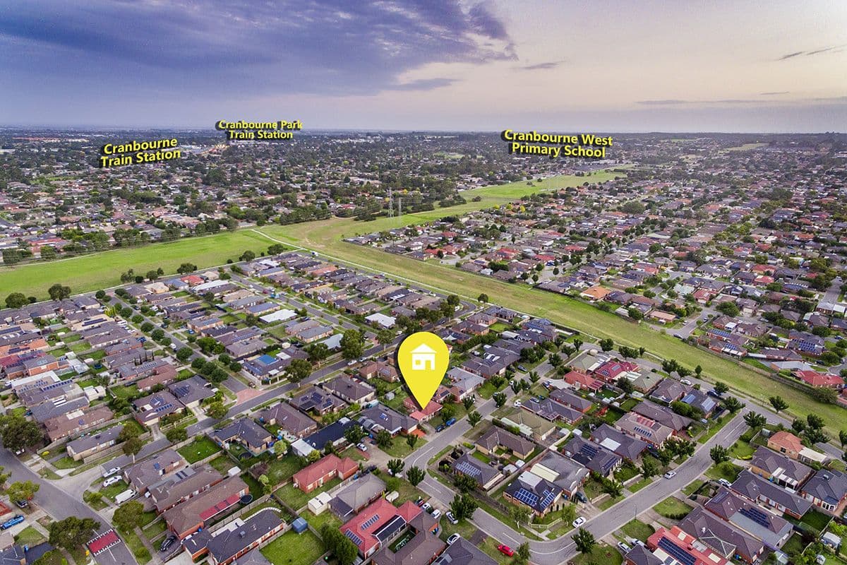 35 Glenaire Crescent, Cranbourne West VIC 3977, Cranbourne West - Thumbnail 2