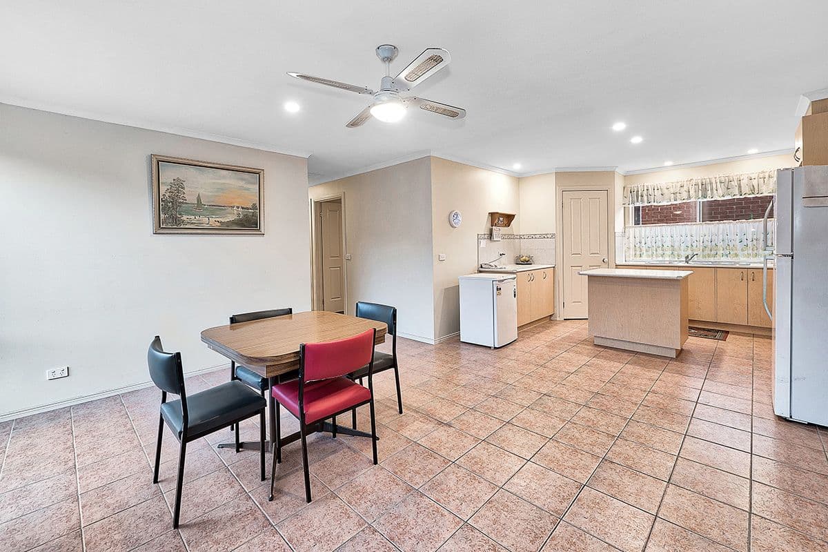 35 Glenaire Crescent, Cranbourne West VIC 3977, Cranbourne West - Thumbnail 6