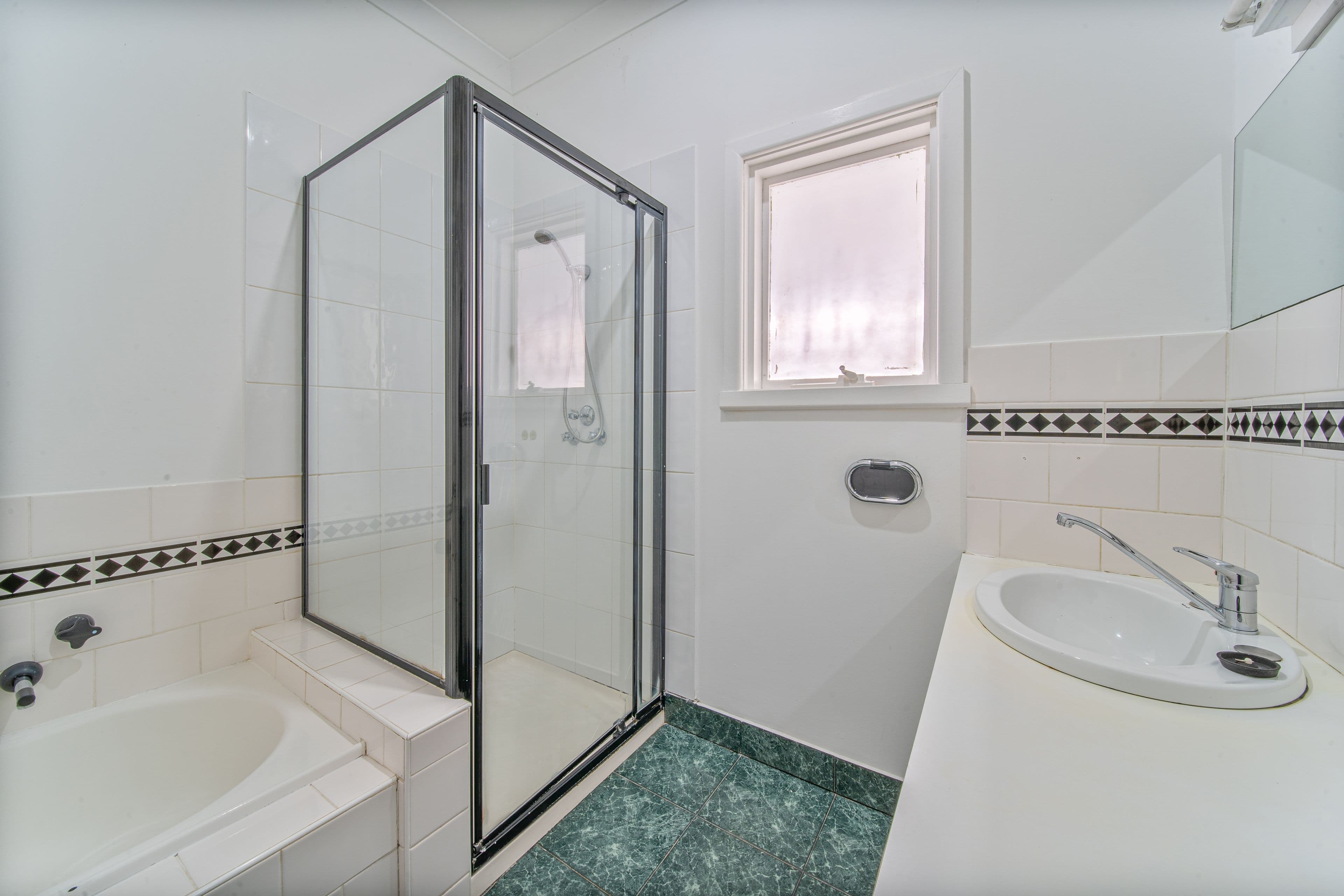 10 Green Street, Long Gully VIC 3550, Long Gully - Thumbnail 2