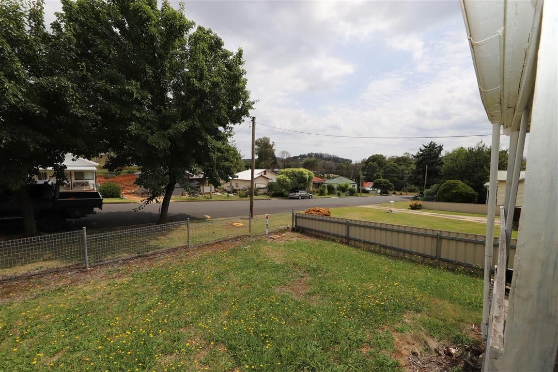 7 Batlow Avenue, Batlow NSW 2730, Batlow - Thumbnail 2