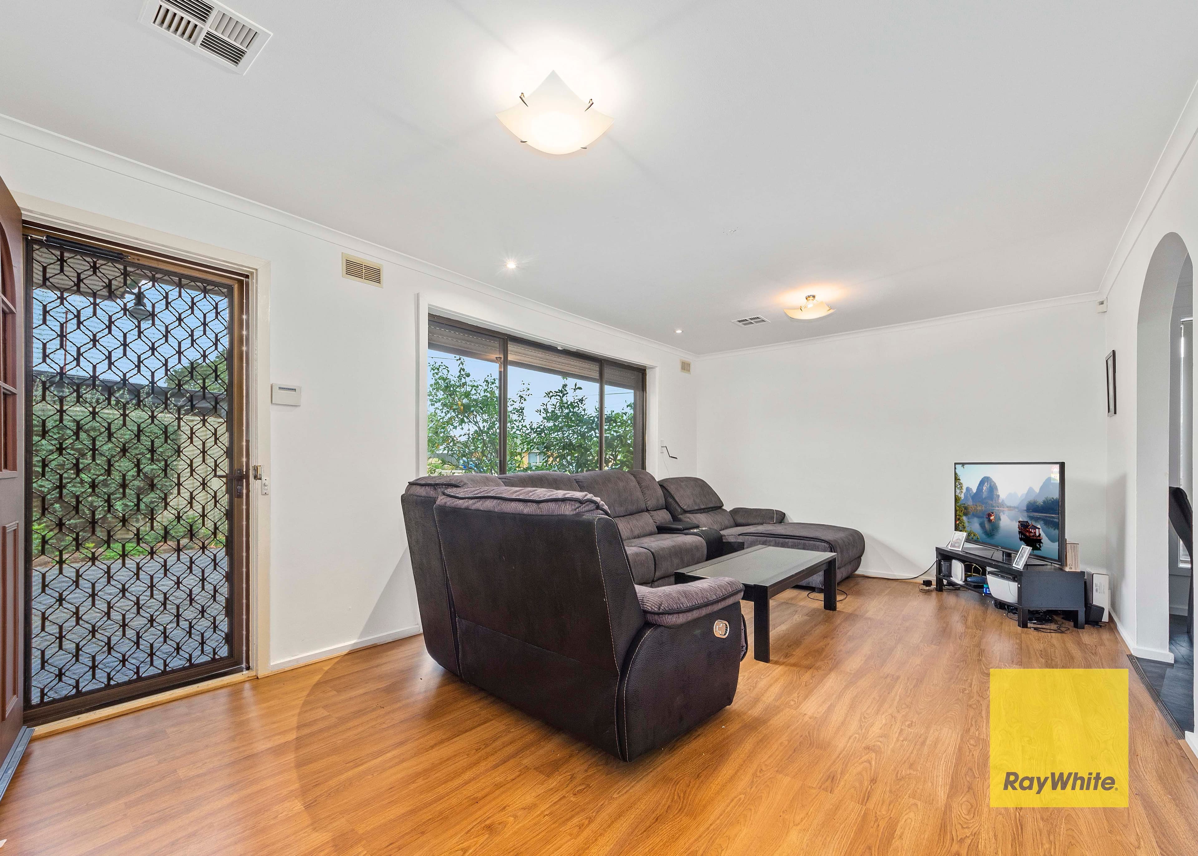 7 Jacaranda Court, Werribee VIC 3030, Werribee - Thumbnail 2