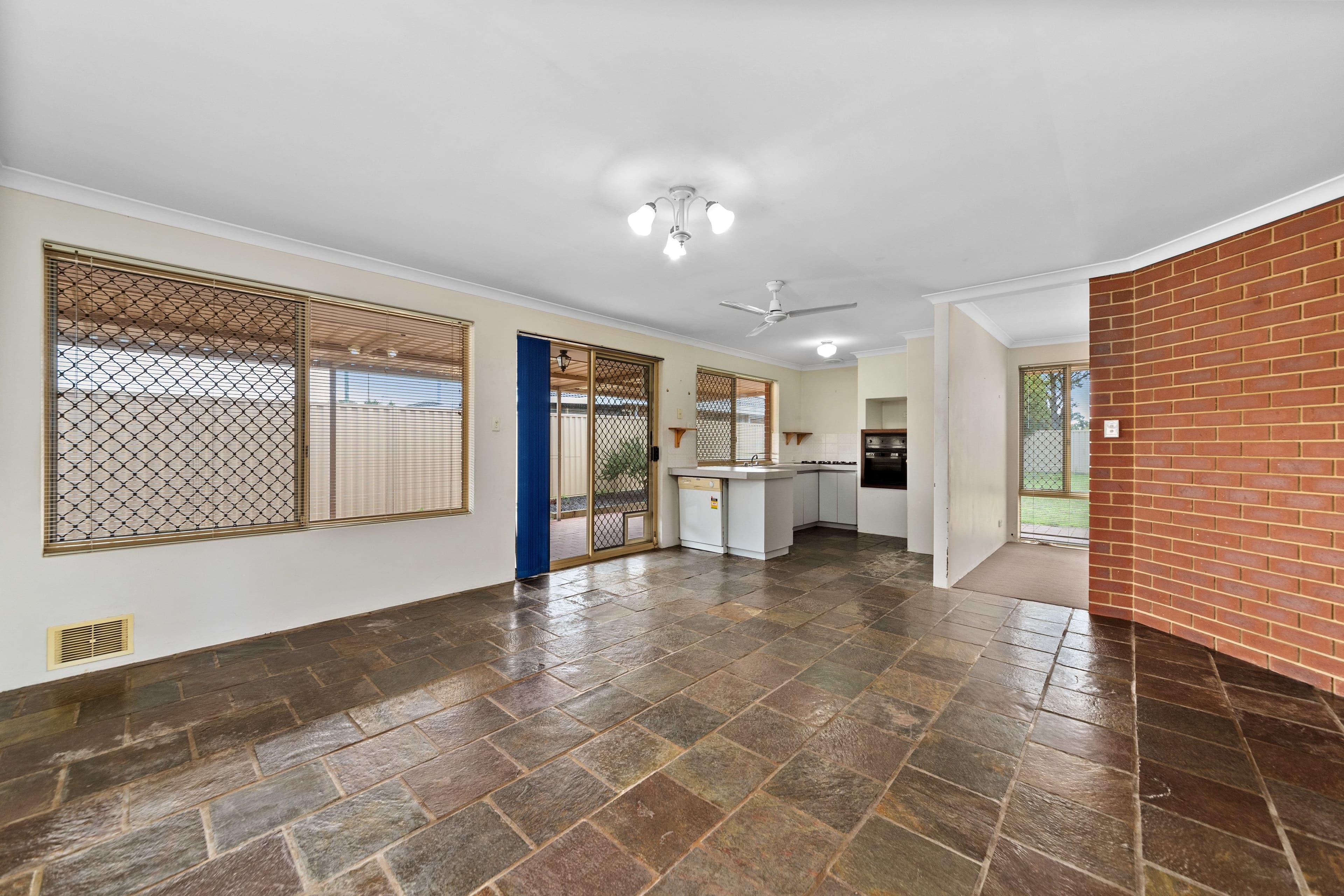 1 Brunswick Road, Thornlie WA 6108, Thornlie - Thumbnail 7