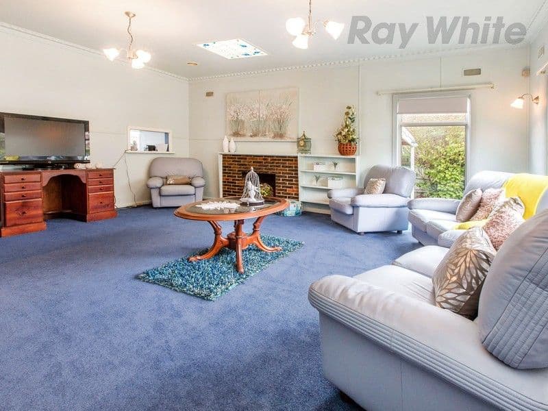 10 Cairns Avenue, Rosebud VIC 3939, Rosebud - Thumbnail 2