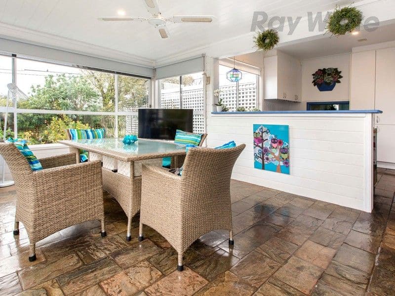 10 Cairns Avenue, Rosebud VIC 3939, Rosebud - Thumbnail 4