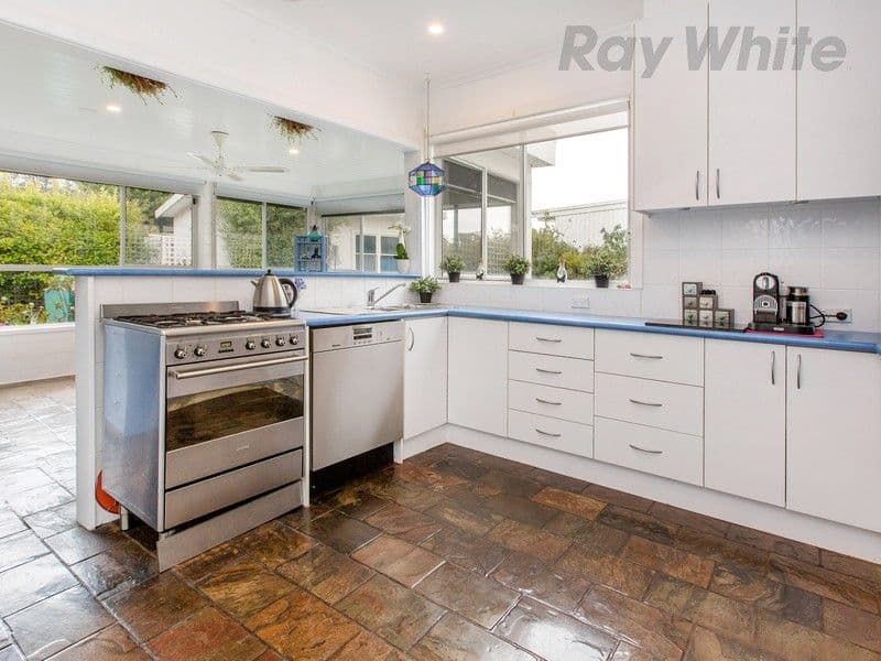 10 Cairns Avenue, Rosebud VIC 3939, Rosebud - Thumbnail 6