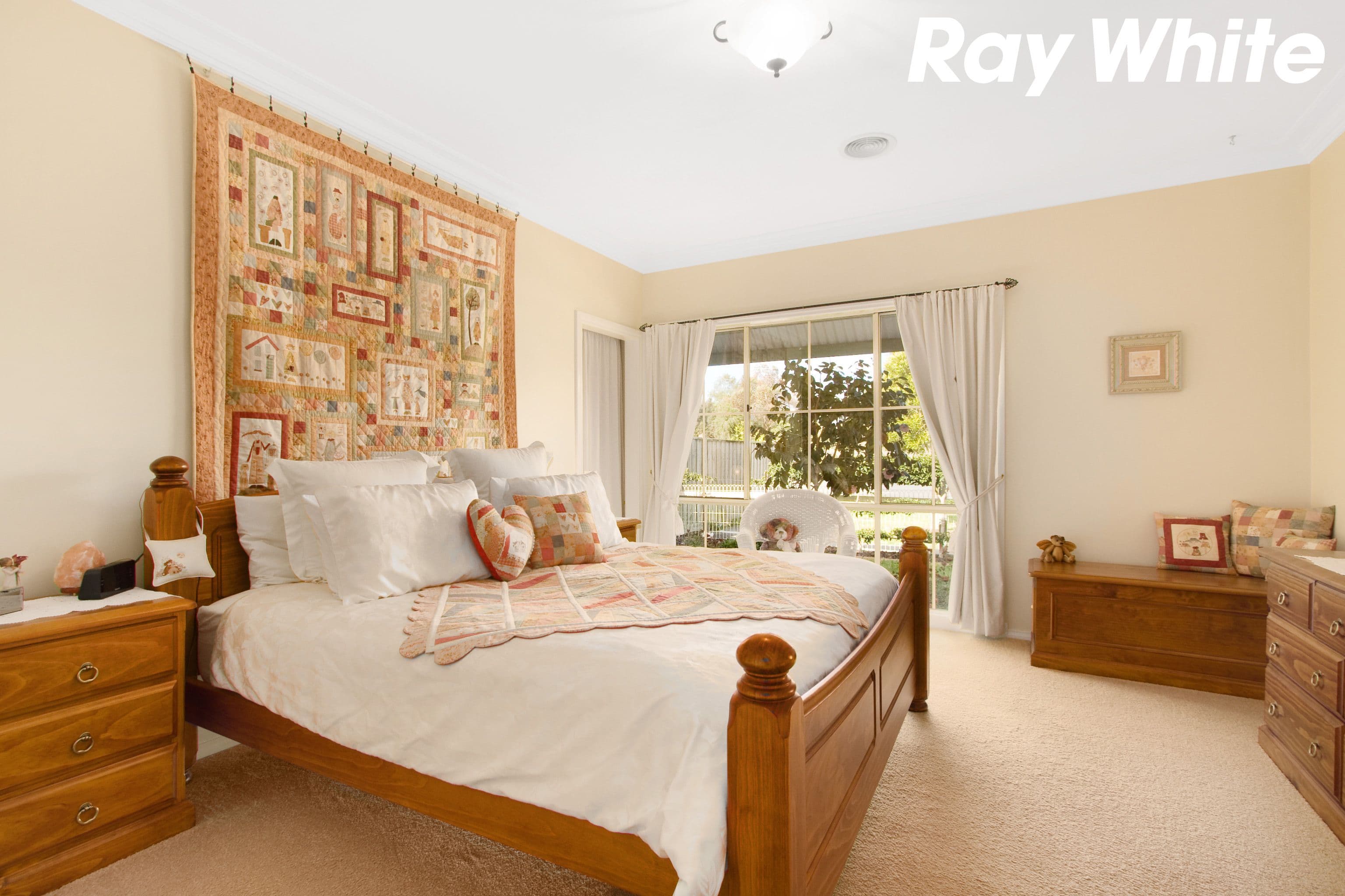 21 Colonial Way, Pakenham VIC 3810, Pakenham - Thumbnail 3