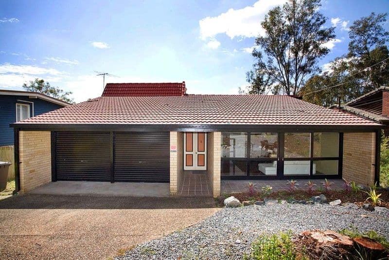 4 Algona Street, HOLLAND PARK WEST QLD 4121, Holland Park West - Image 1