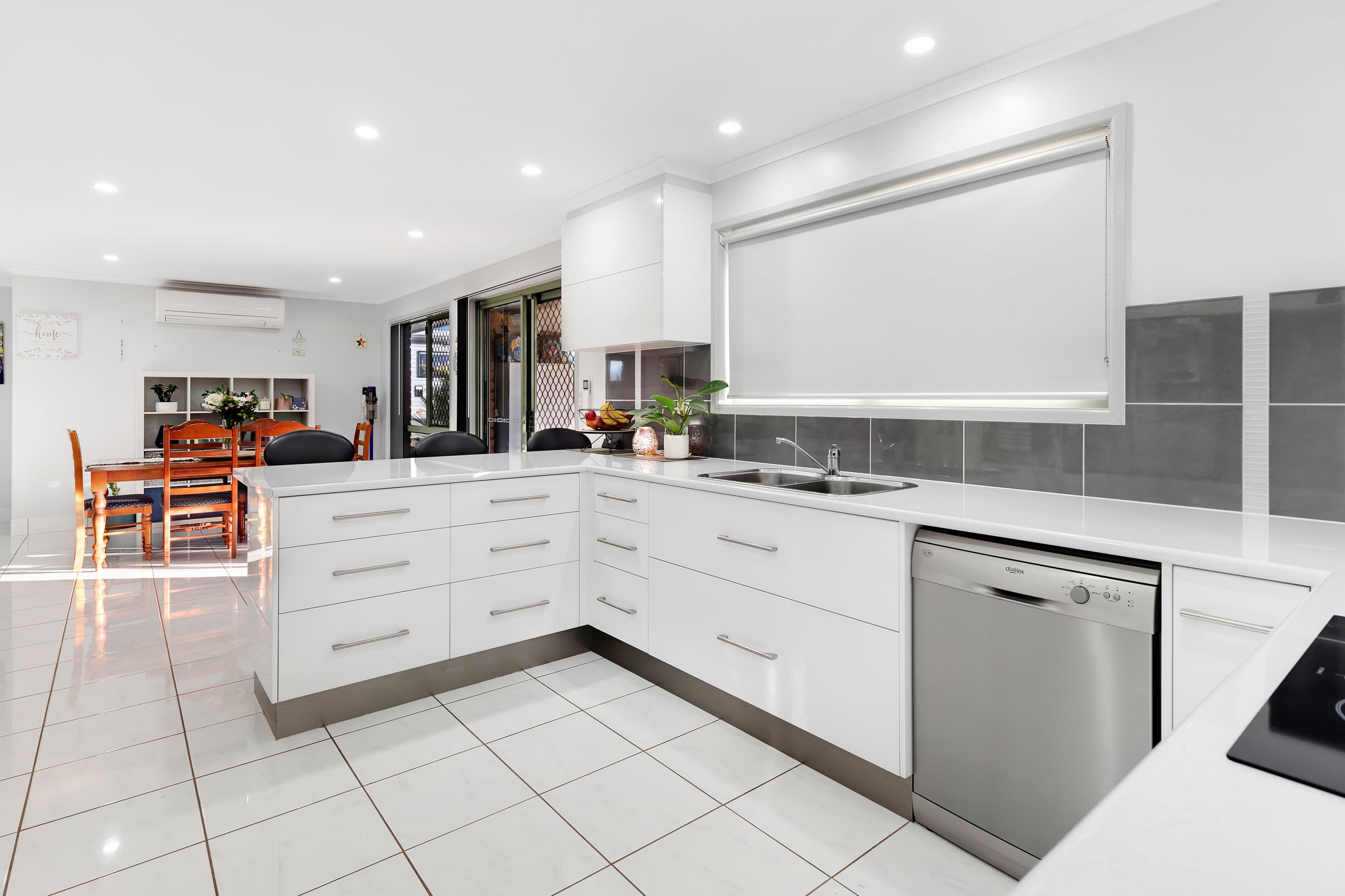 3 Kidd Street, Emerald QLD 4720, Emerald - Thumbnail 4