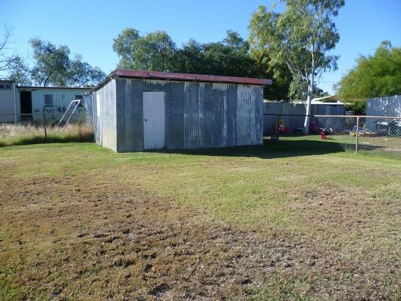 5 Shaw Street, JULIA CREEK QLD 4823, Julia Creek - Thumbnail 4
