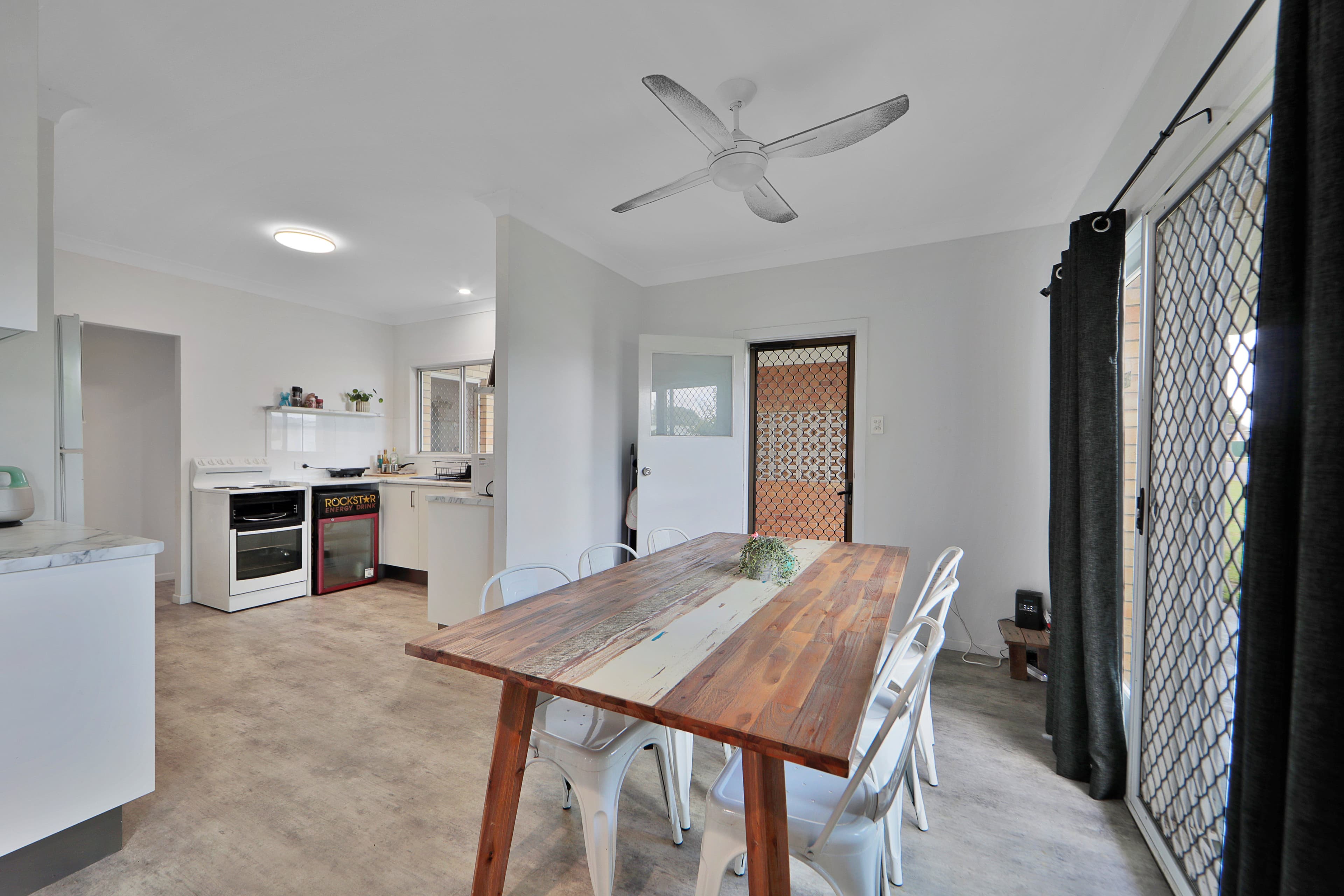 2A Loney Street, Avenell Heights QLD 4670, Avenell Heights - Thumbnail 2