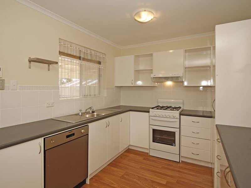 11 Rochester Street, Morphett Vale - Thumbnail 2