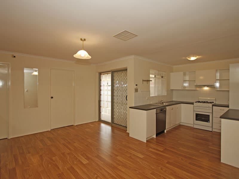 11 Rochester Street, Morphett Vale - Thumbnail 3