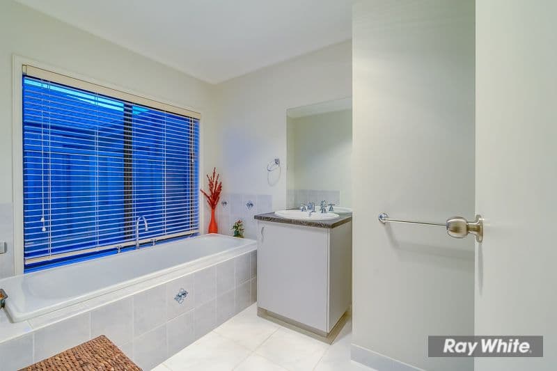 38 Fantail Crescent, Williams Landing VIC 3027, Williams Landing - Thumbnail 5