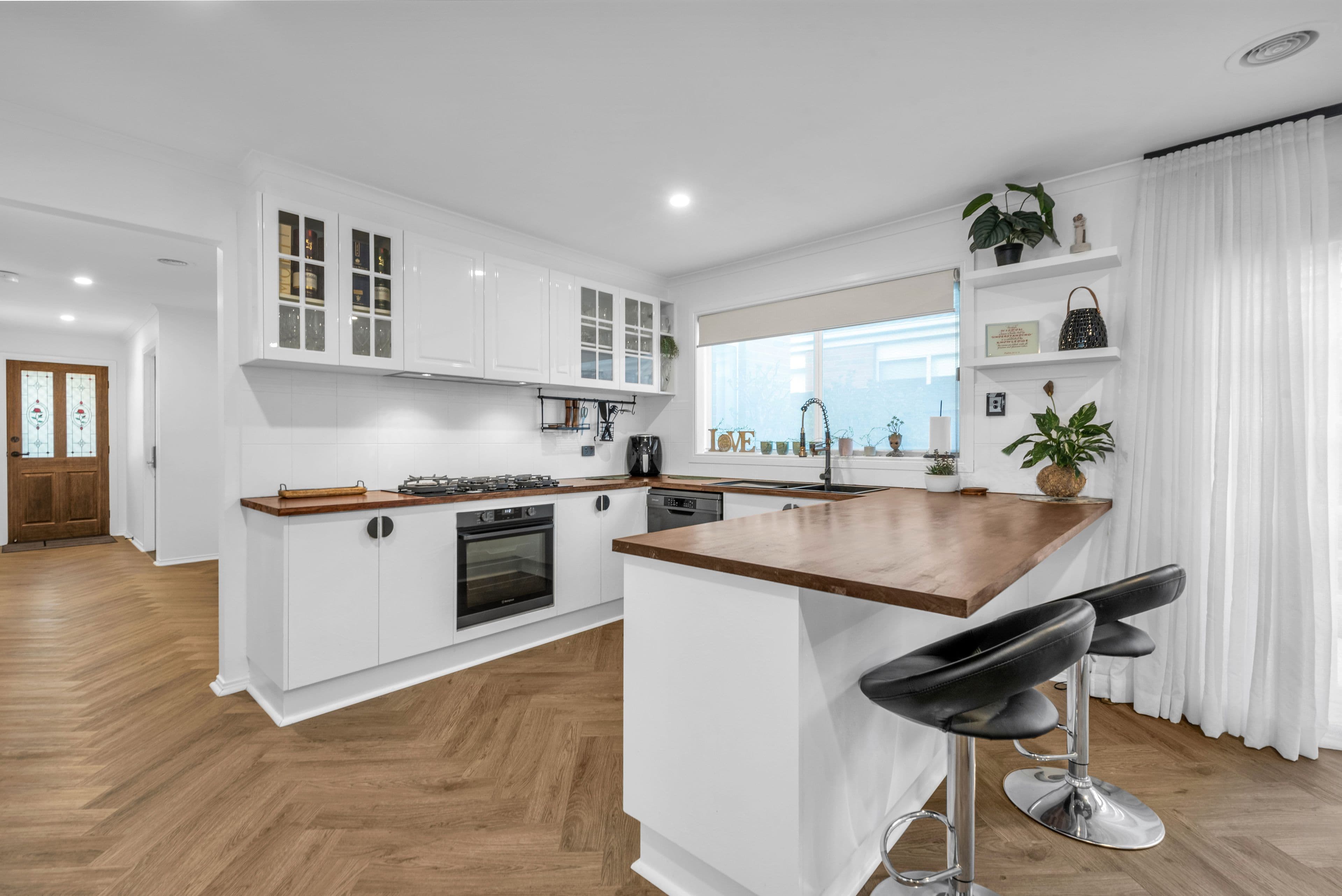 8 Sir Thomas Drive, Pakenham VIC 3810, Pakenham - Image 1