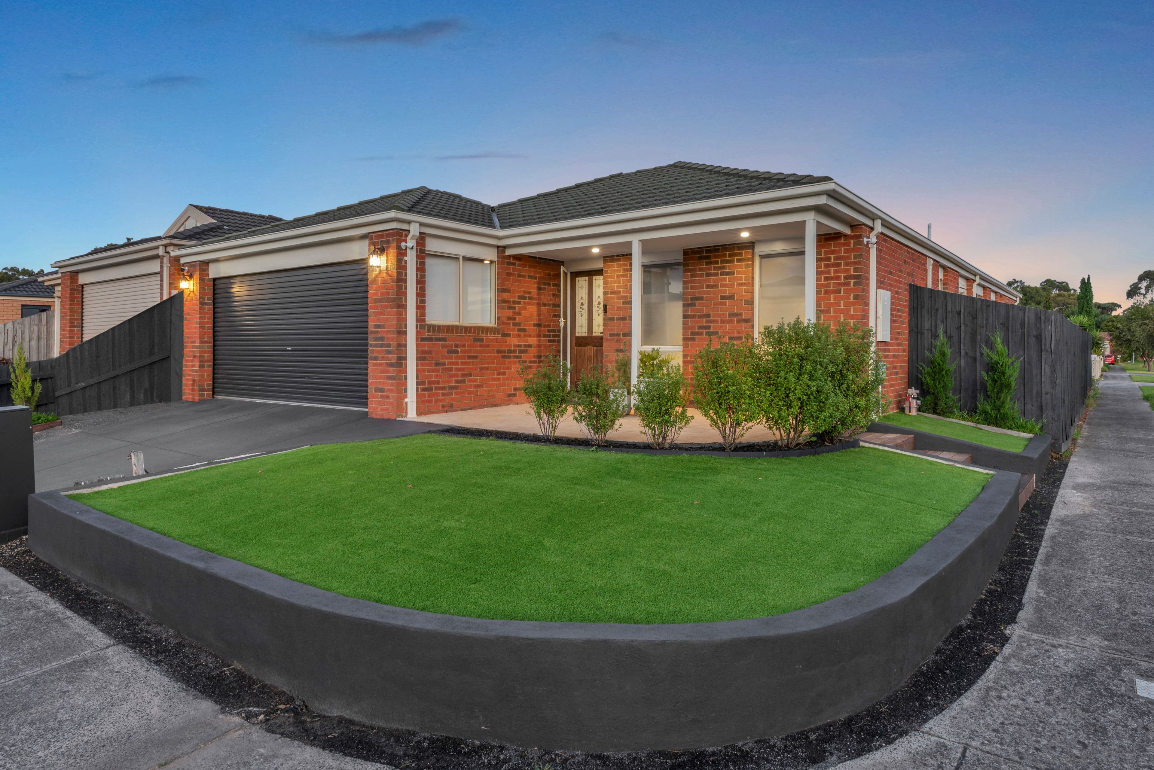 8 Sir Thomas Drive, Pakenham VIC 3810, Pakenham - Thumbnail 3