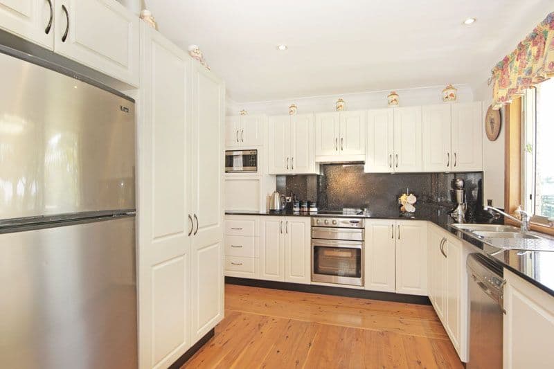 33 Mermaid Drive, BATEAU BAY NSW 2261, Bateau Bay - Thumbnail 2