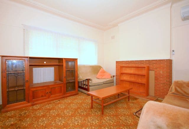 2 Sunny Crescent, PUNCHBOWL NSW 2196, Punchbowl - Thumbnail 3