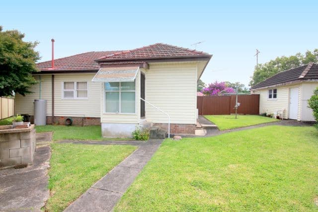 2 Sunny Crescent, PUNCHBOWL NSW 2196, Punchbowl - Thumbnail 7