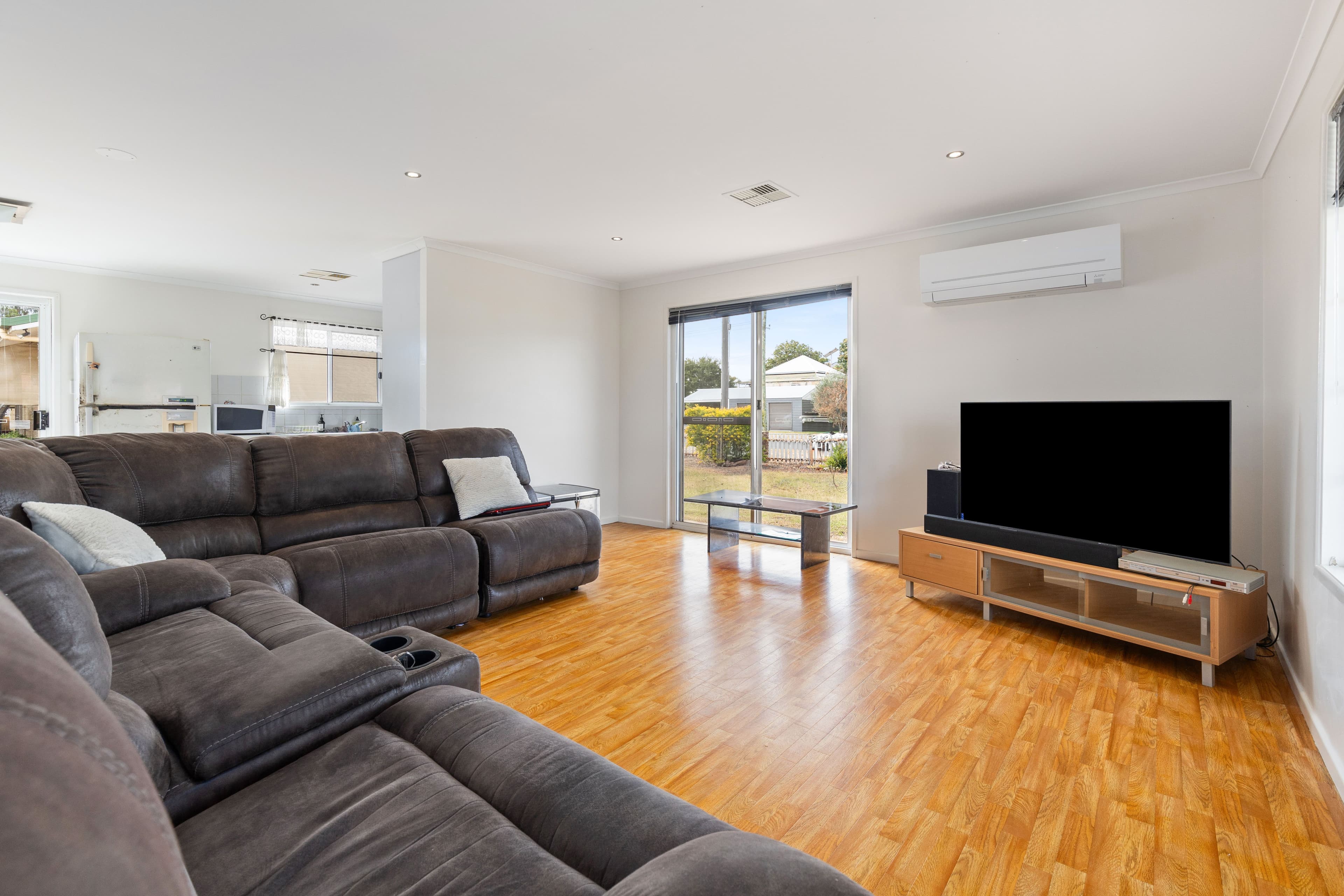 9 Bauhinia Court, Emerald QLD 4720, Emerald - Thumbnail 4