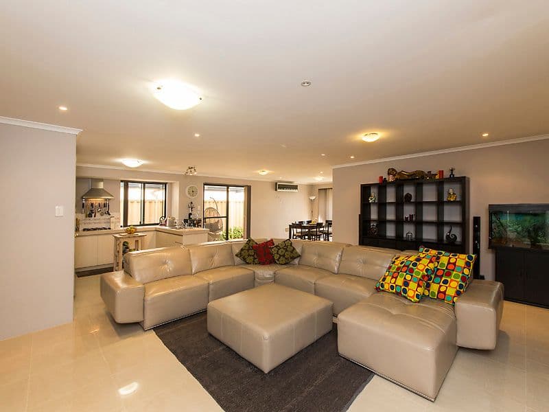 32 Kingia Way, Canning Vale WA 6155, Canning Vale - Thumbnail 2
