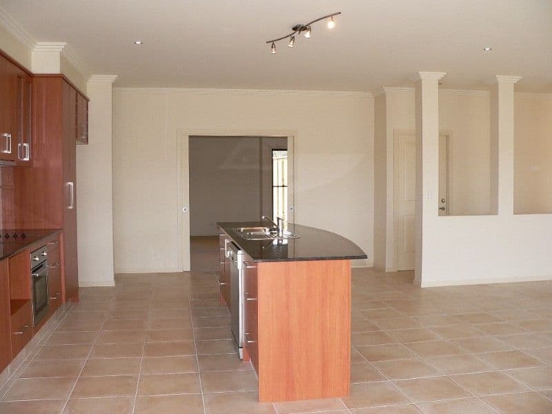 12 Redbay Street, UPPER COOMERA QLD 4209, Upper Coomera - Thumbnail 3