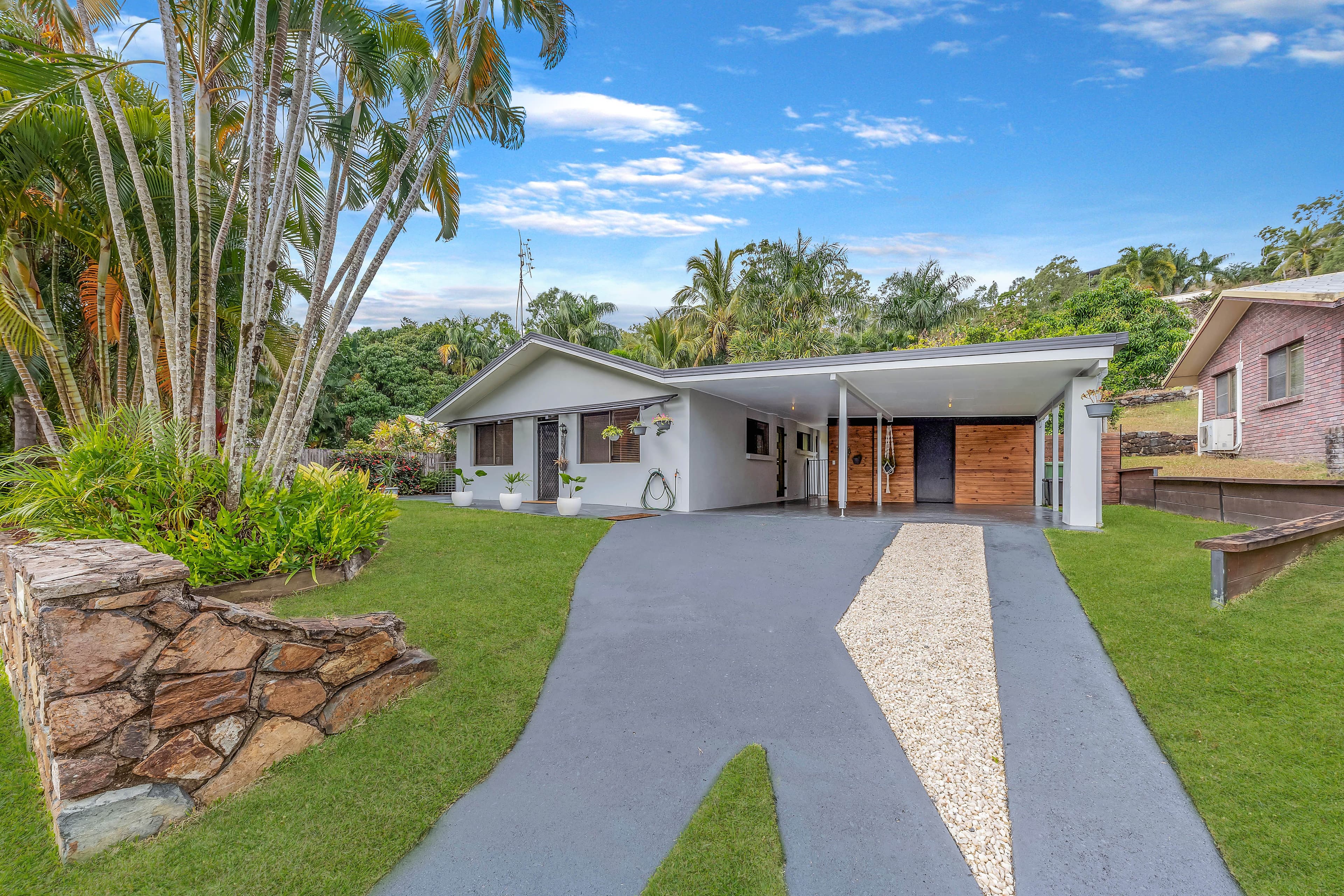 13 Iluka Street, Cannonvale QLD 4802, Cannonvale - Thumbnail 2
