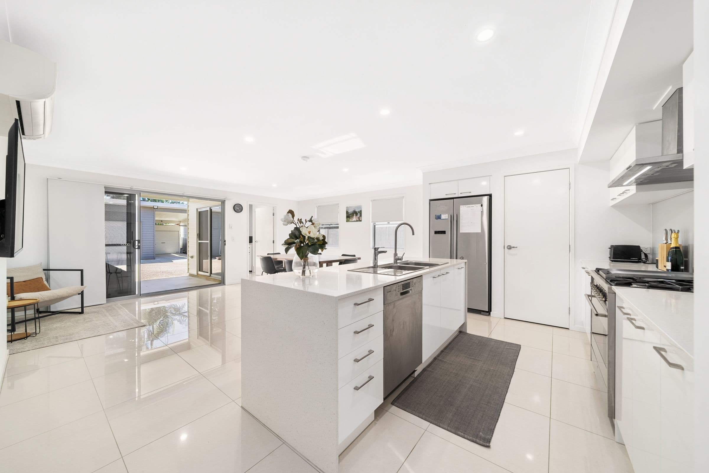 8 Centaur Street, Redcliffe QLD 4020, Redcliffe - Thumbnail 4