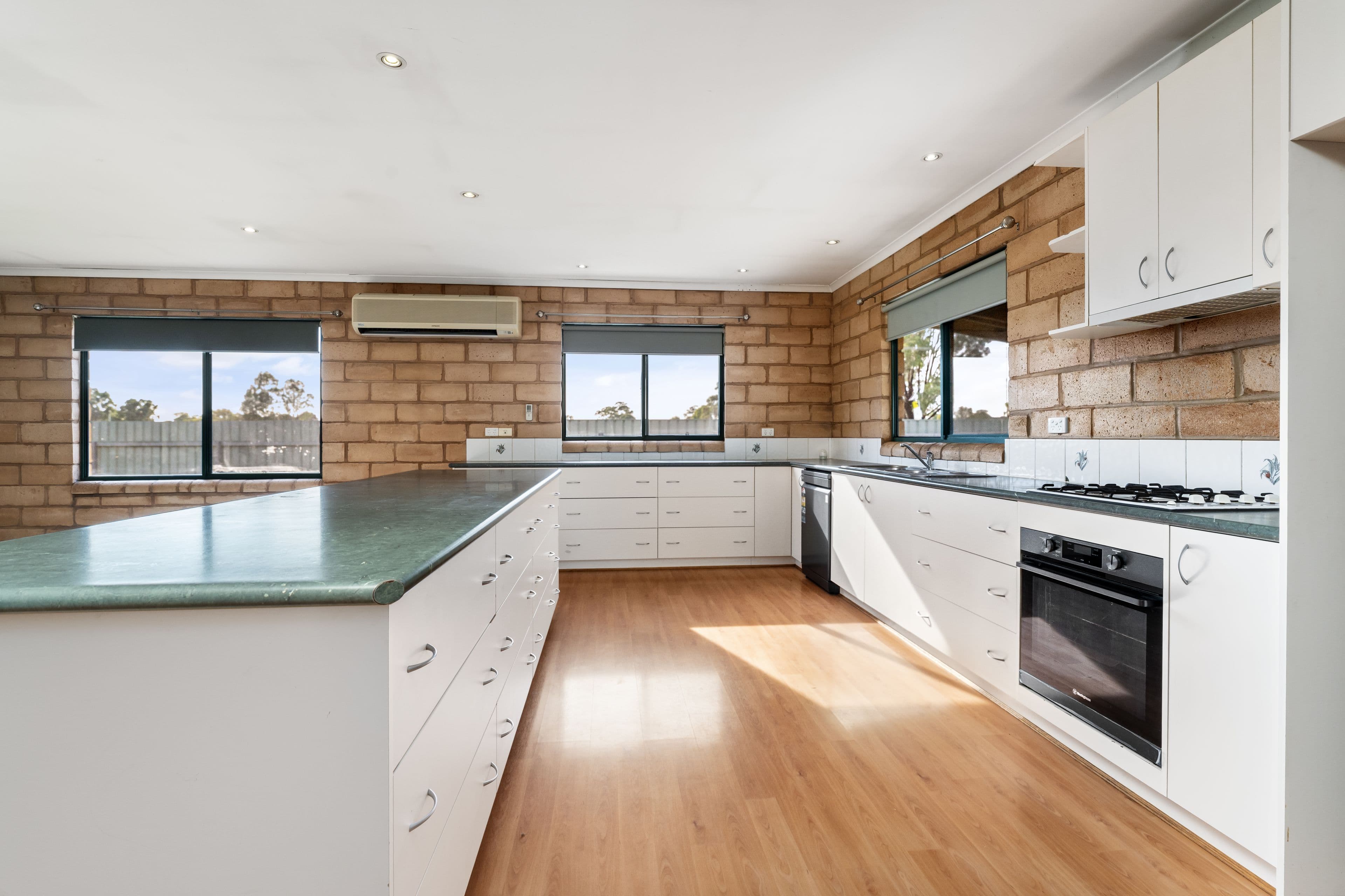 23 Hopetoun Street, Culcairn NSW 2660, Culcairn - Thumbnail 2