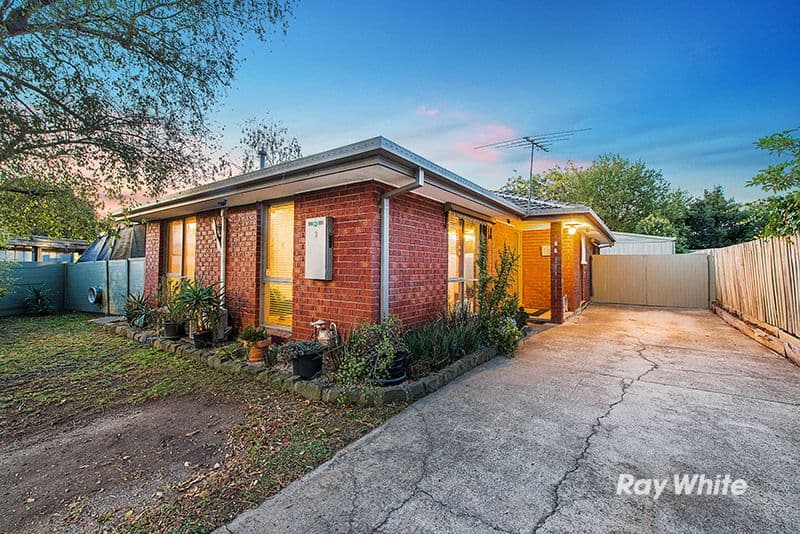 2 South Charles Court, Cranbourne VIC 3977, Cranbourne - Thumbnail 2