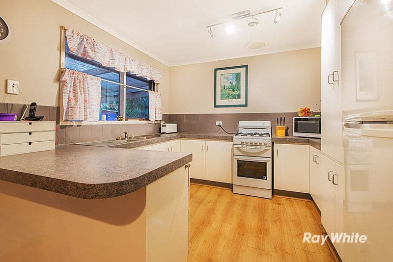 2 South Charles Court, Cranbourne VIC 3977, Cranbourne - Thumbnail 3
