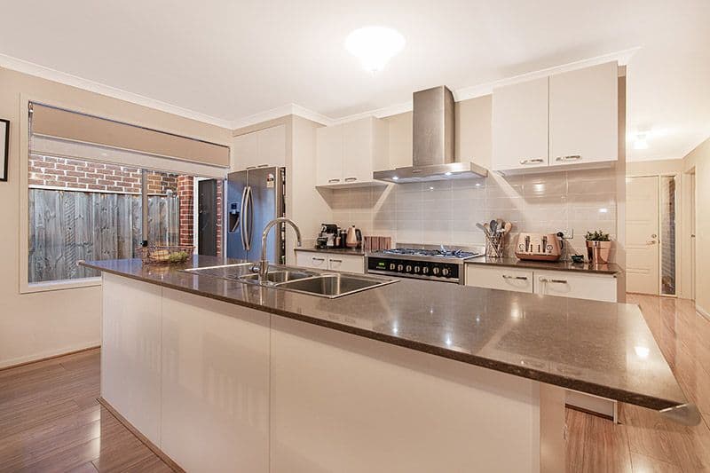 34 Quarters Boulevard, Cranbourne West VIC 3977, Cranbourne West - Thumbnail 3