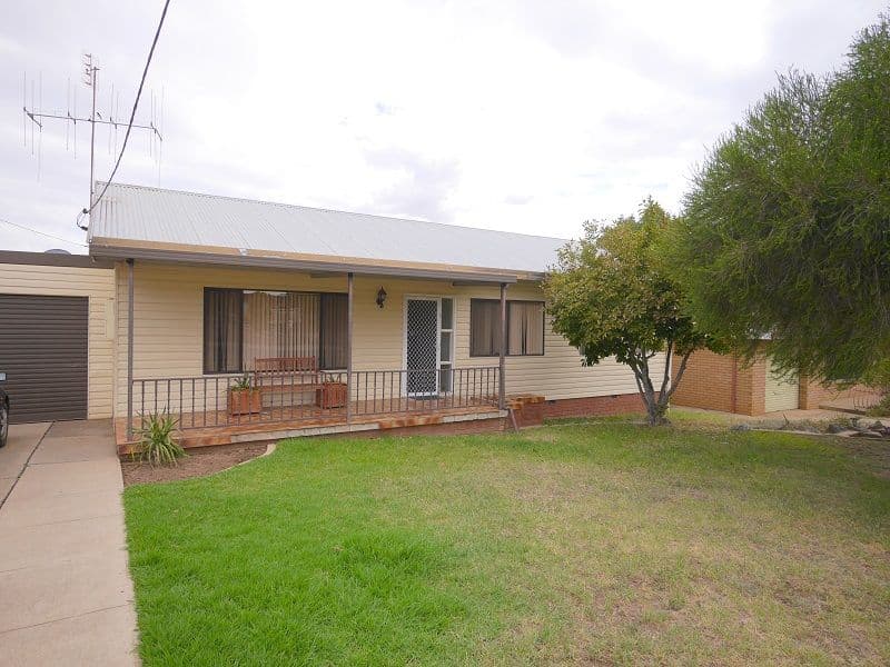 25 Dowell Street, Cowra NSW 2794, Cowra - Image 1