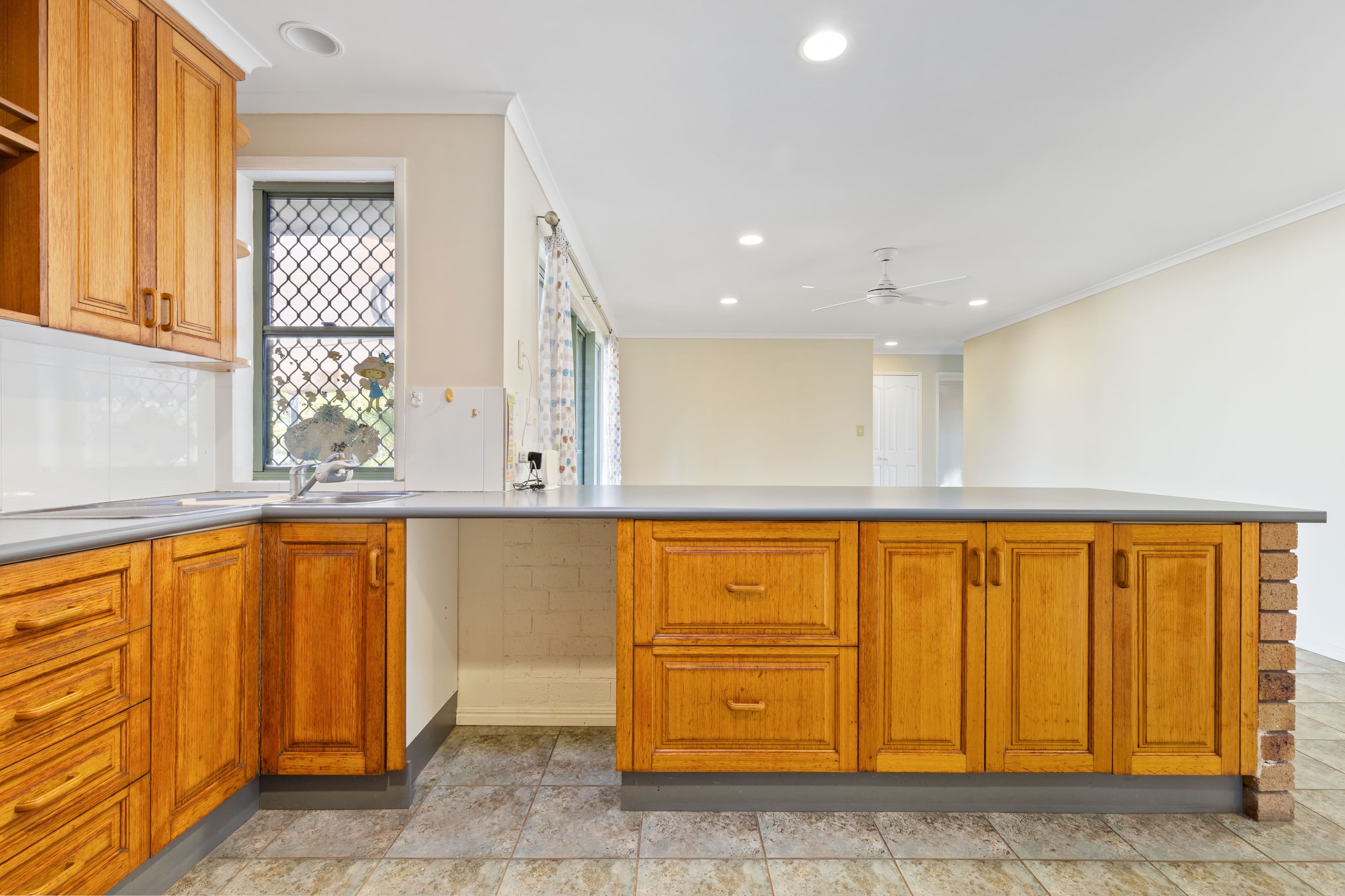 7 Crystal Court, Emerald QLD 4720, Emerald - Thumbnail 5