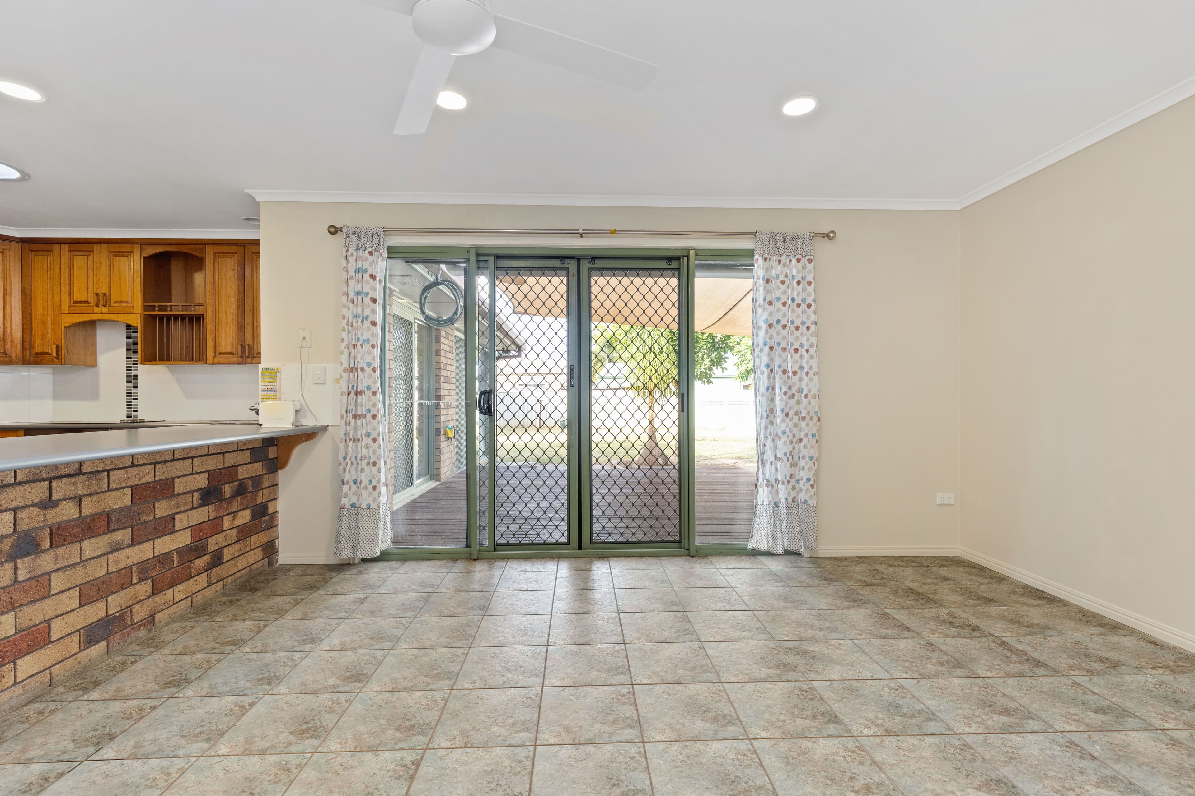 7 Crystal Court, Emerald QLD 4720, Emerald - Thumbnail 8