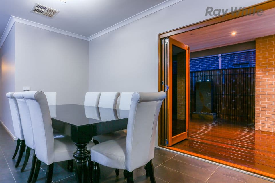 5 Hobart Way, Taylors Hill VIC 3037, Taylors Hill - Thumbnail 3