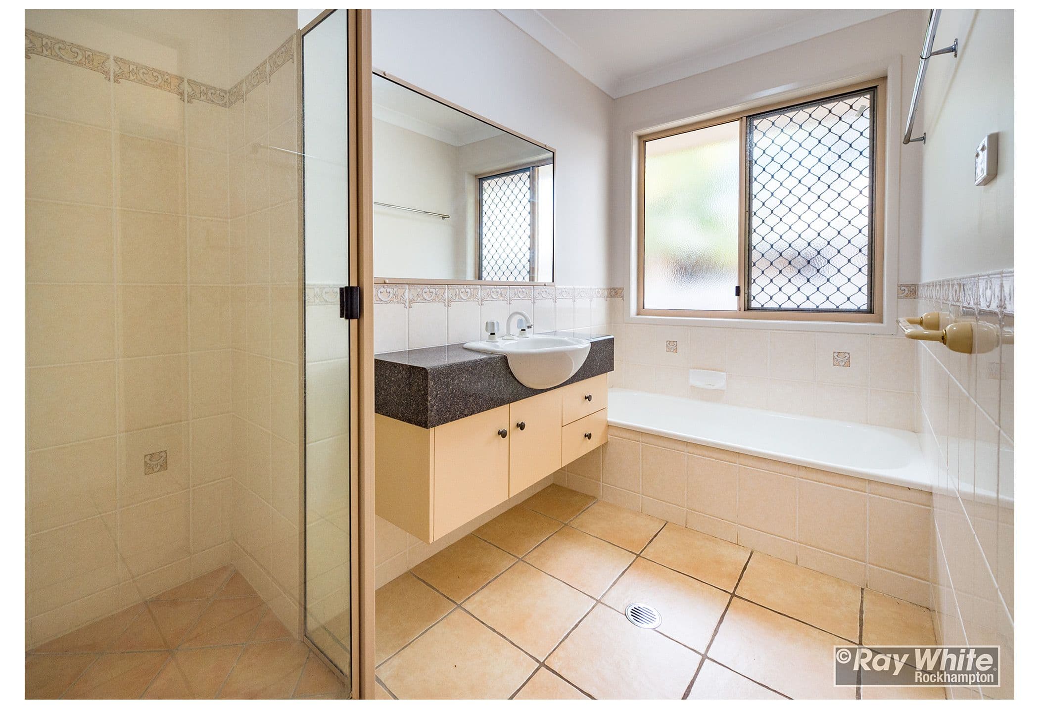24 Anna Street, Norman Gardens QLD 4701, Norman Gardens - Thumbnail 3