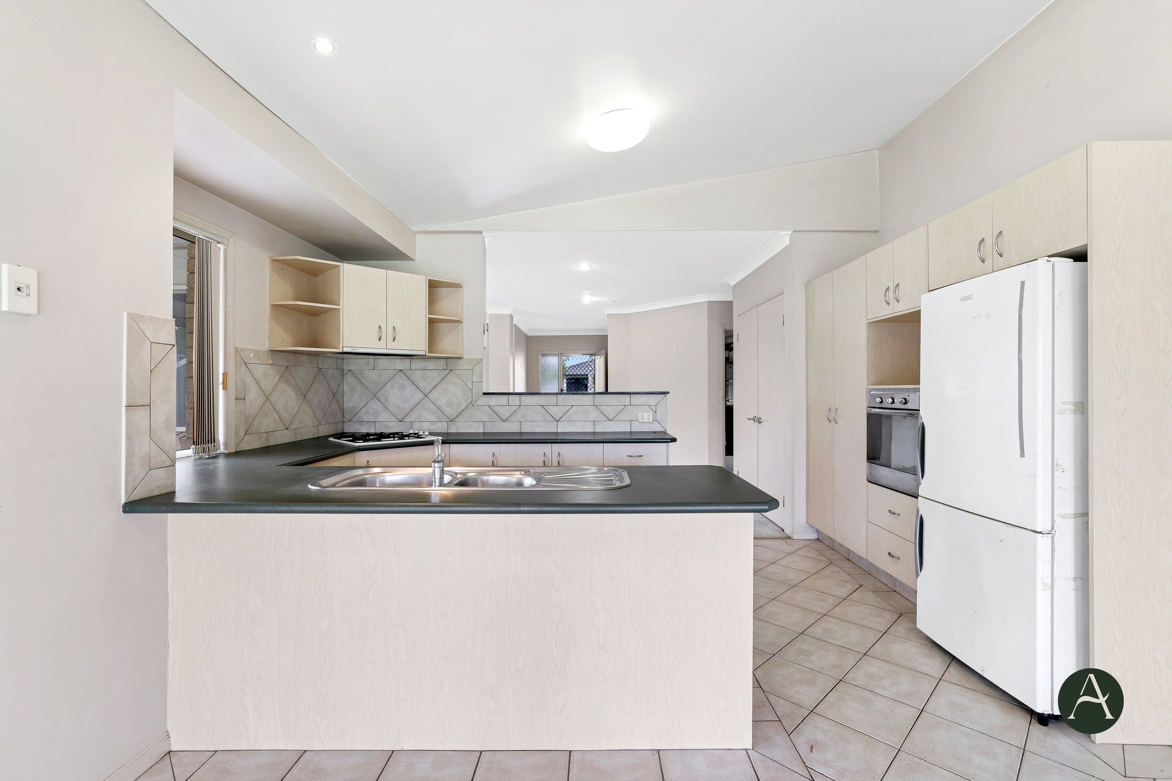 18 Saint Stephens Drive, Upper Coomera QLD 4209, Upper Coomera - Thumbnail 6
