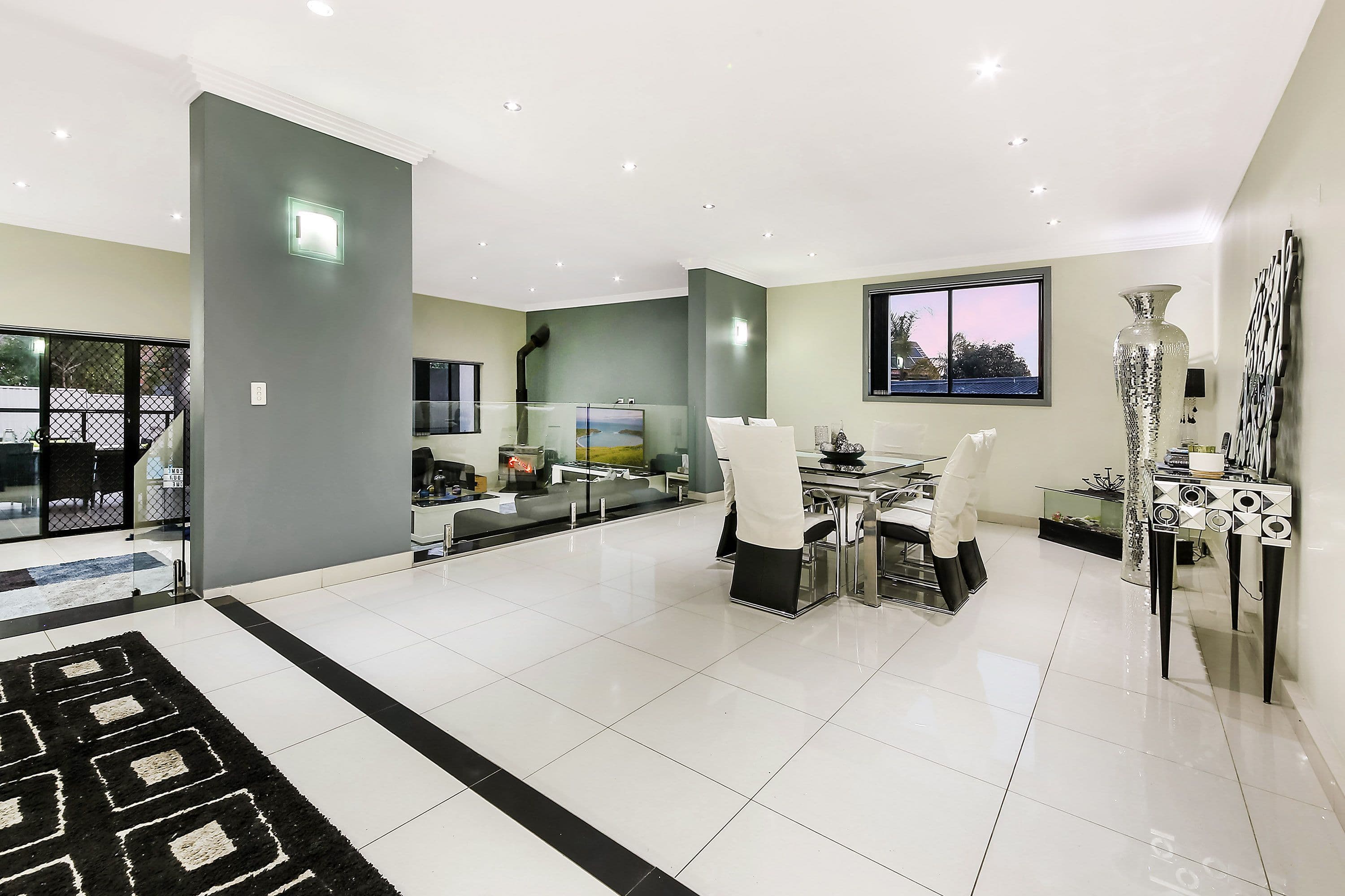 8 Mountview Avenue, Chester Hill - Thumbnail 4