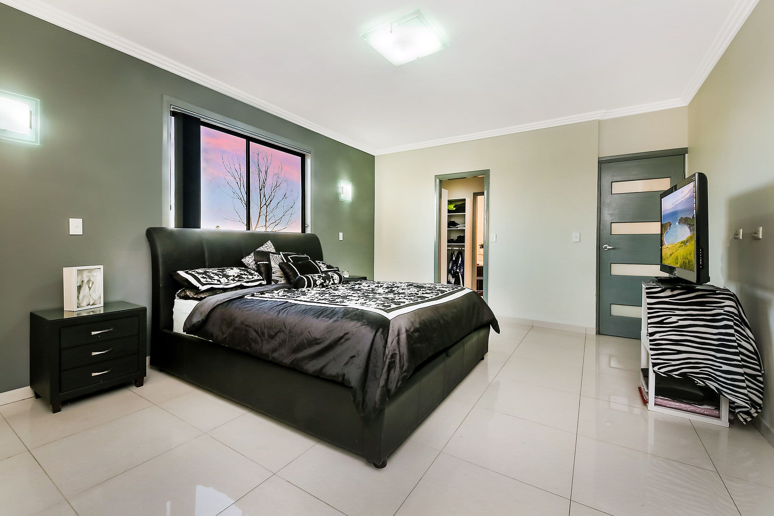 8 Mountview Avenue, Chester Hill - Thumbnail 5