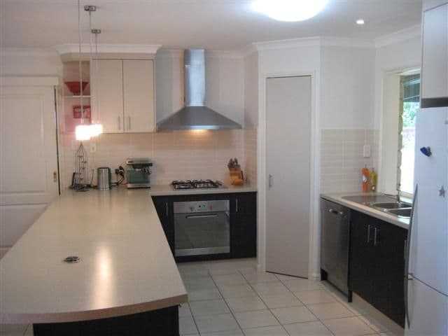 16 Barreenong Street, GLADSTONE QLD 4680, Gladstone - Thumbnail 2