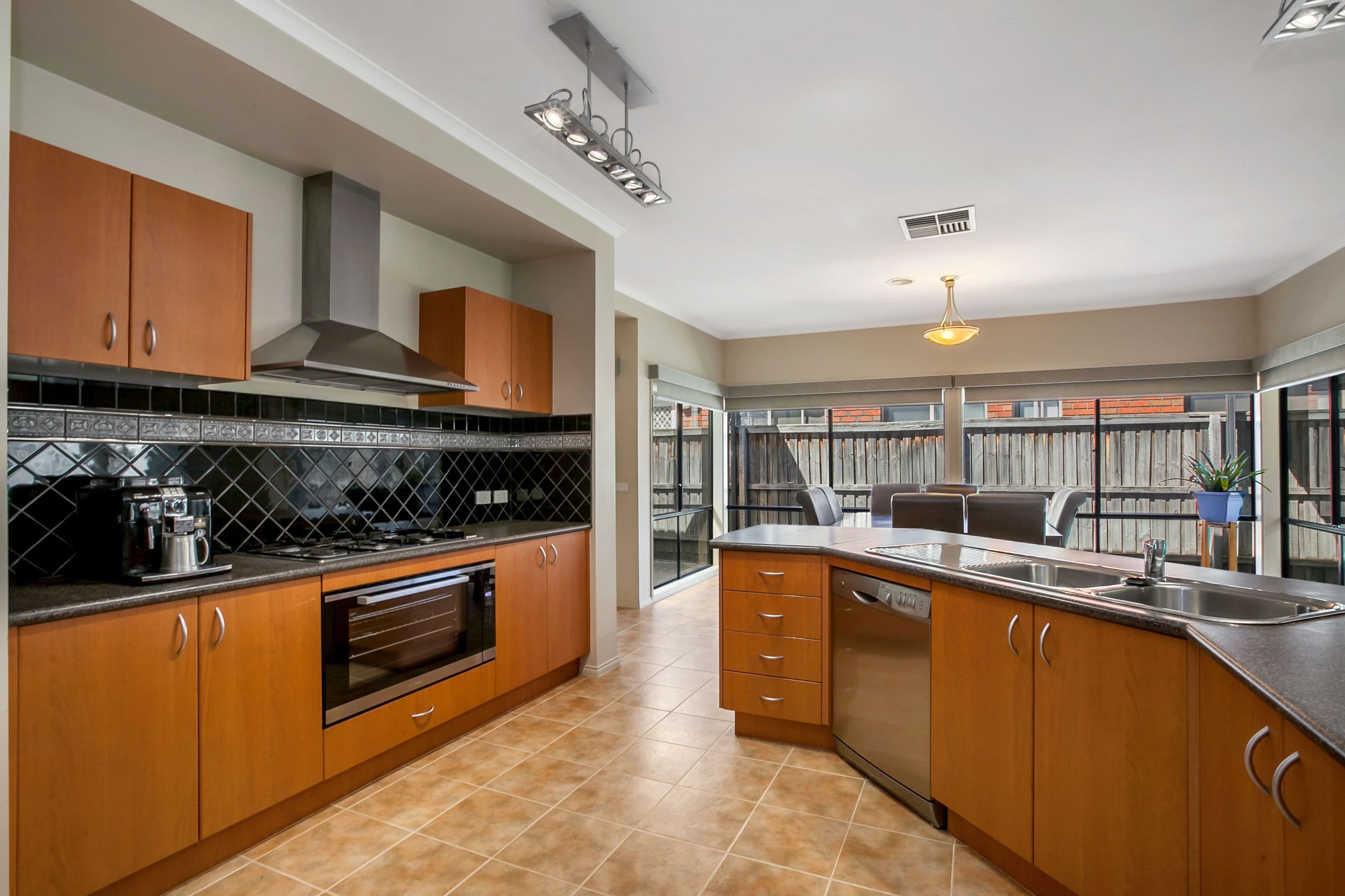 7 Masked Owl Road, South Morang VIC 3752, South Morang - Thumbnail 5