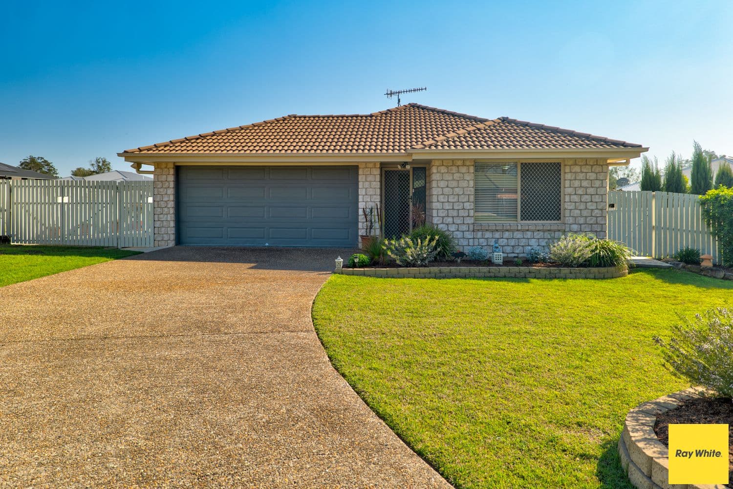 6 Keeley Place, Esk QLD 4312, Esk - Thumbnail 2