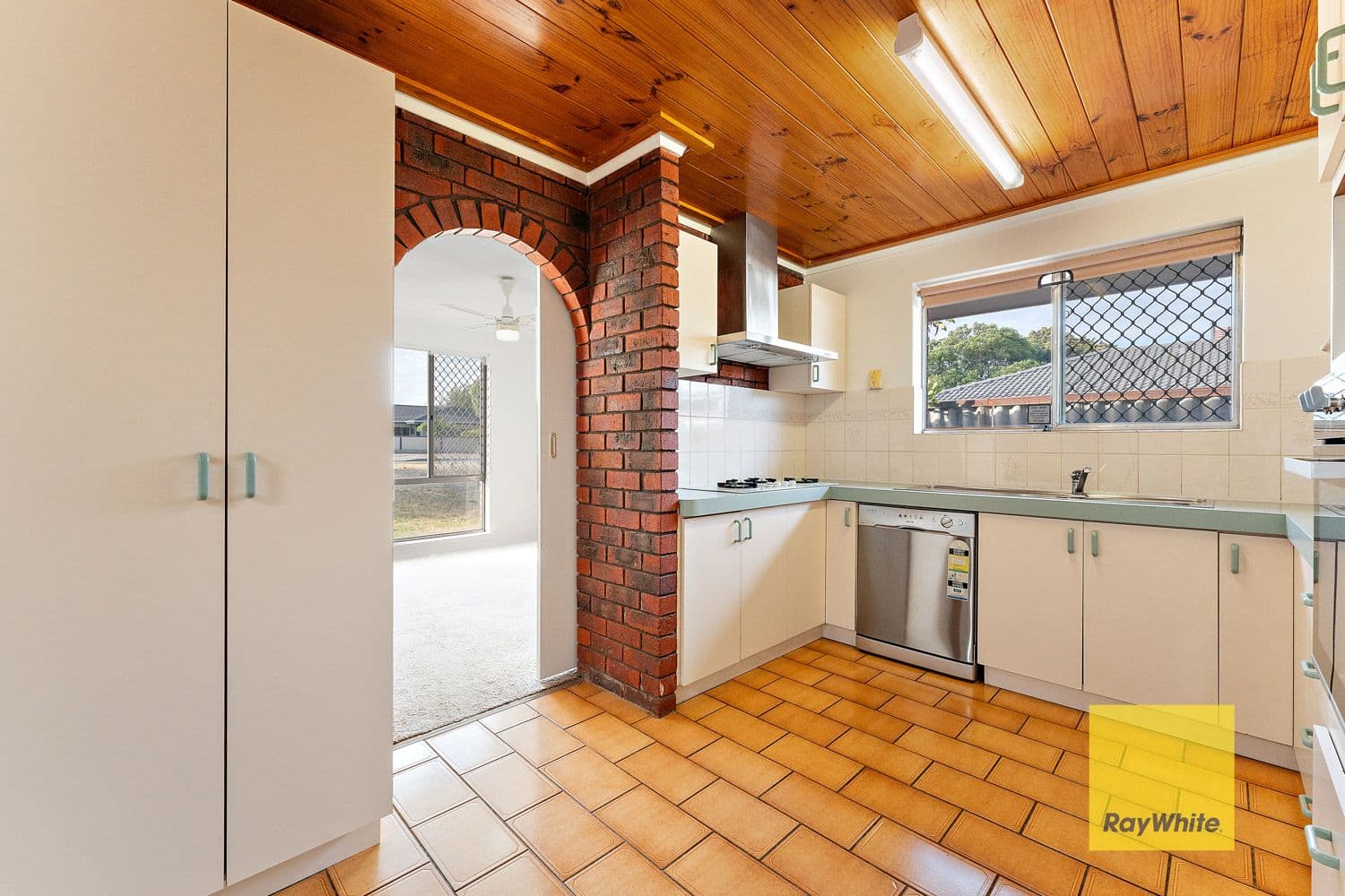 118 Hume Road, Thornlie WA 6108, Thornlie - Thumbnail 5