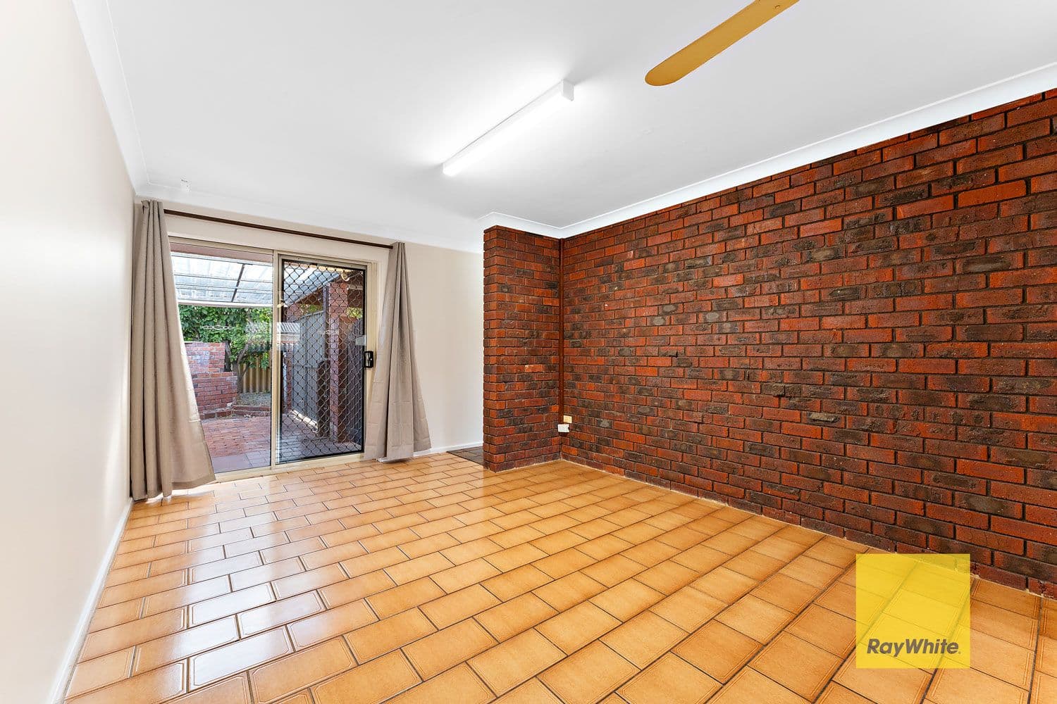 118 Hume Road, Thornlie WA 6108, Thornlie - Thumbnail 6