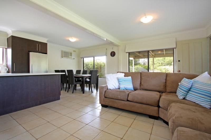 10 Melville Street, Tootgarook VIC 3941, Tootgarook - Thumbnail 2