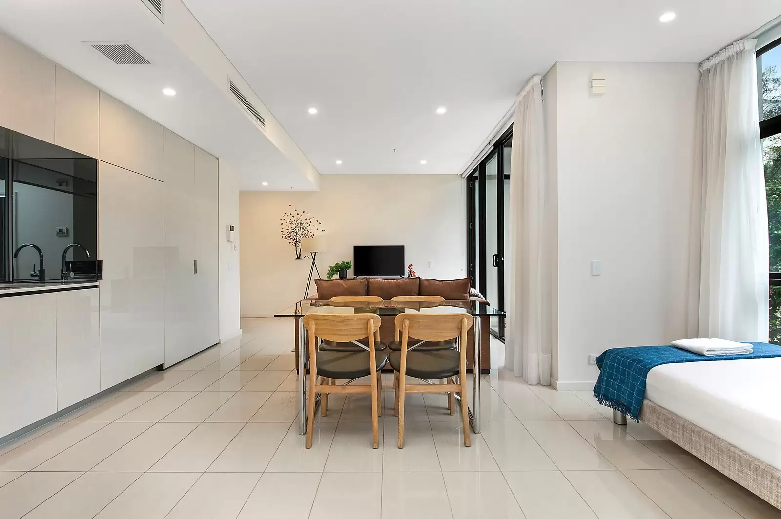 350/3 William Street, East - Thumbnail 3