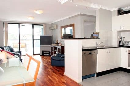 18 Ocean Street, NARRABEEN NSW 2101, Narrabeen - Thumbnail 2